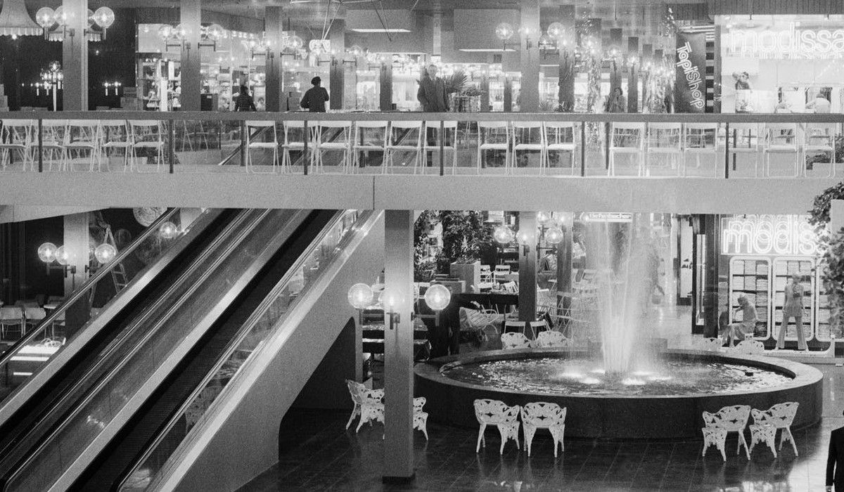 Titelbild des Artikel: Türöffnung zum Paradies – Vor 50 Jahren eröffnete das erste Schweizer Einkaufszentrum